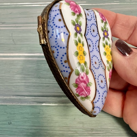 Vintage Limoges (Je t’ aime) Porcelain Floral Heart Box - Picture 5 of 8